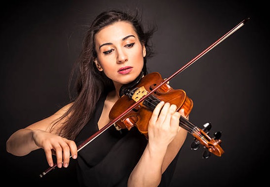 keman-calan-kadin-resimleri-10.jpg